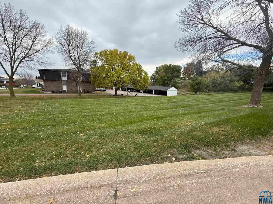 3755 Glen Oaks Blvd #1, Sioux City, IA 51104 - Image #2