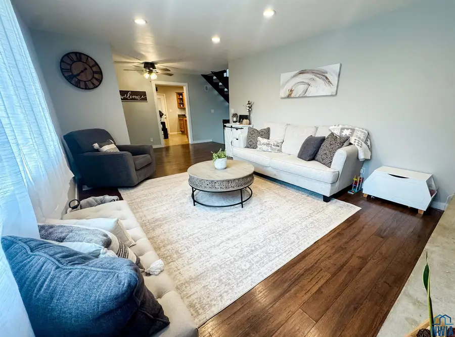 401 HARTFORD AVE SE, Orange City, IA 51041 - Image #3