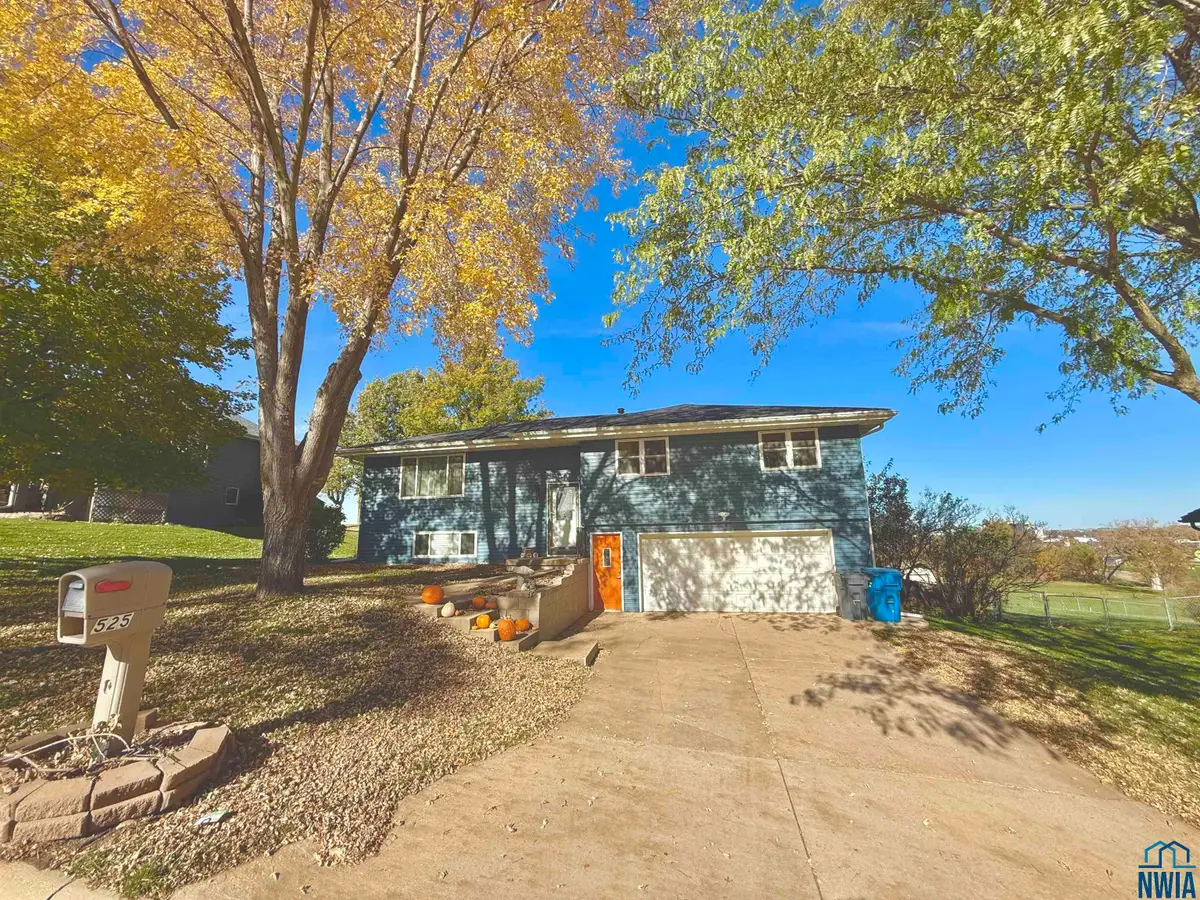 525 TITAN RD, Hinton, IA 51024 - Image #1