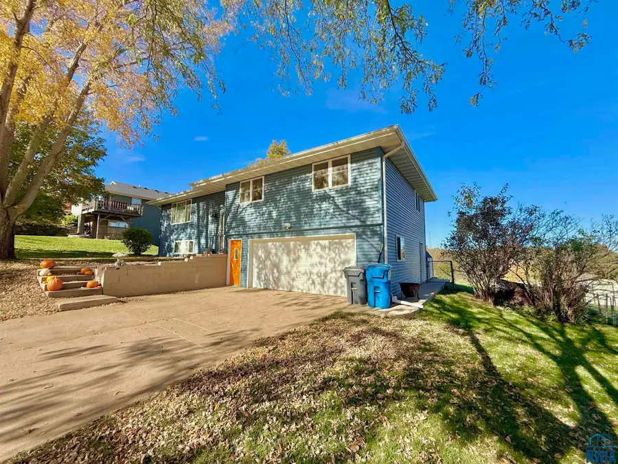 525 TITAN RD, Hinton, IA 51024 - Image #3