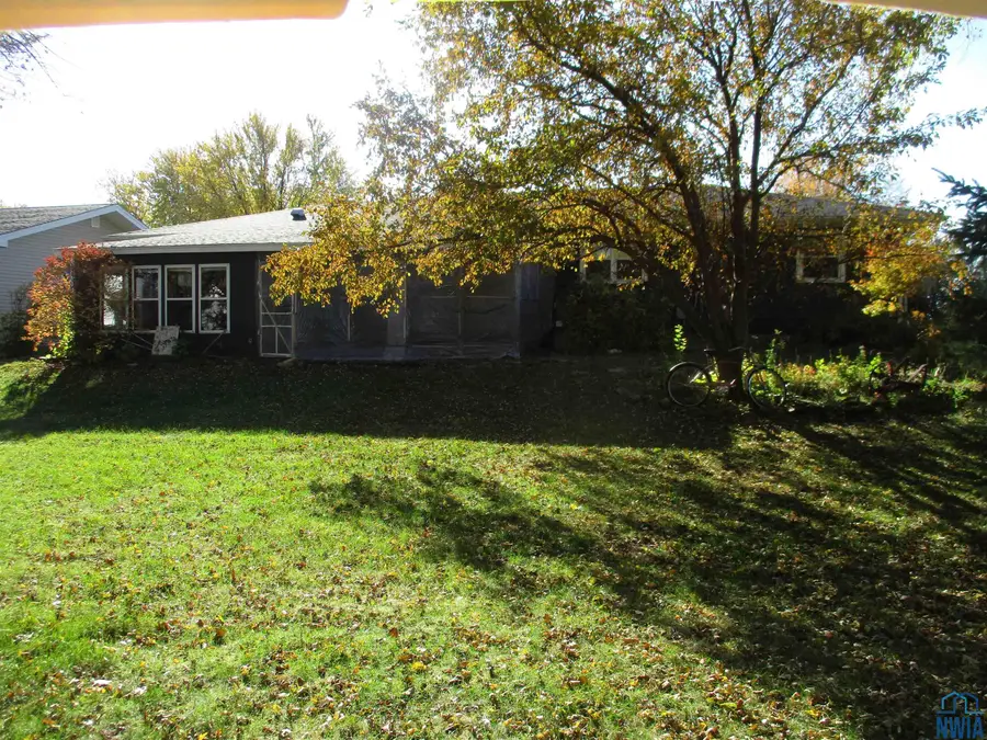 526 W Arthur, Laurens, IA 50554 - Image #3