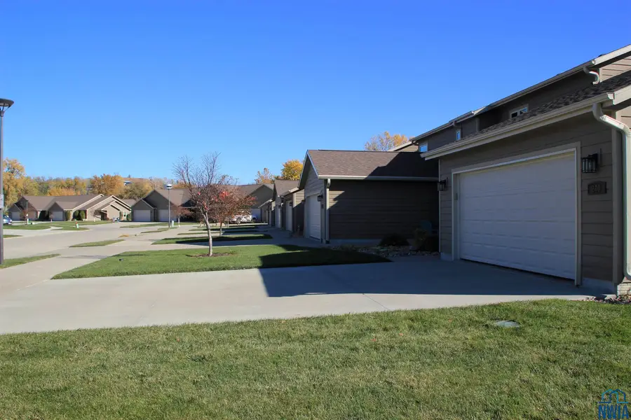 200 Prairie Bluff Drive, Sergeant Bluff, IA 51054 - Image #2