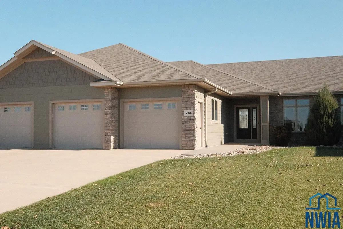 2318 Riviera Road, Sioux Center, IA 51250 - Image #1
