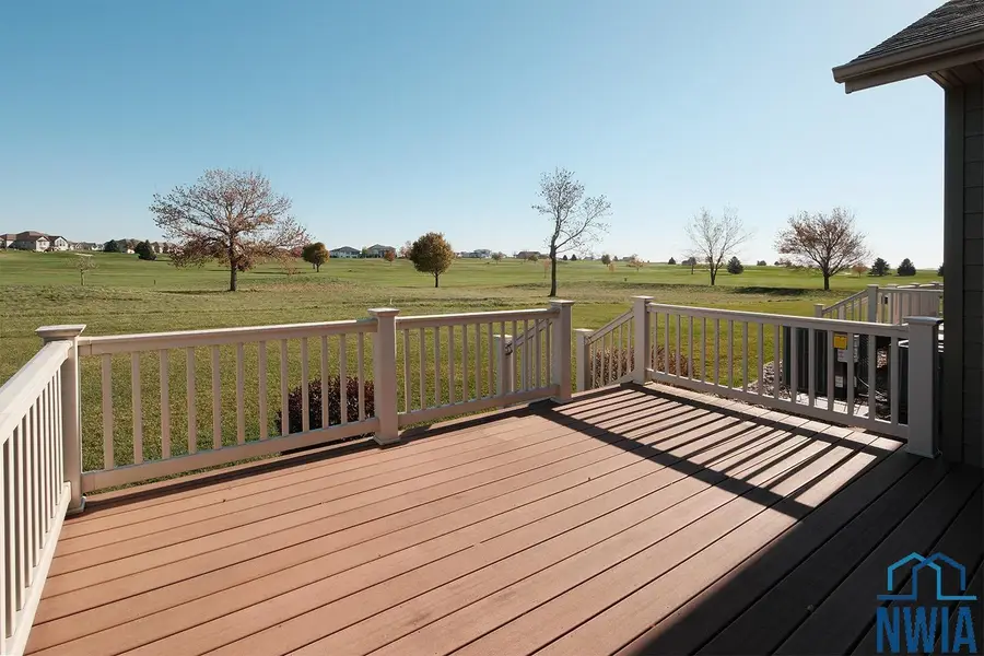 2318 Riviera Road, Sioux Center, IA 51250 - Image #3