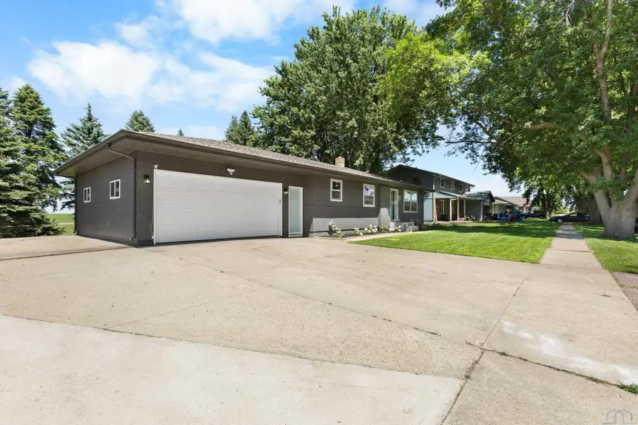 1413 Geiser St, Larchwood, IA 51241 - Image #2