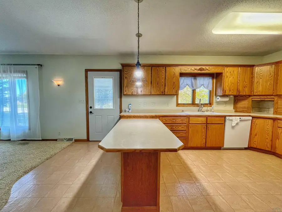 106 NE 6TH ST, Pocahontas, IA 50574 - Image #3