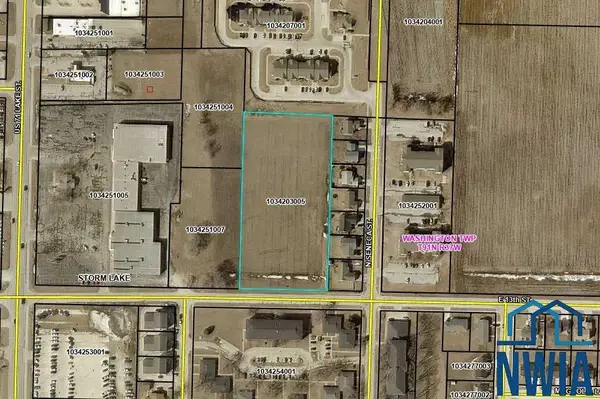 211 E 13TH ST, Storm Lake, IA 50588