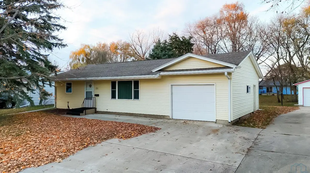 721 W Clark, Vermillion, SD 57069 - Image #1