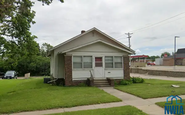 823 Lake Ave, Storm Lake, IA 50588