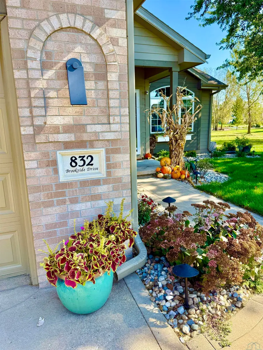 832 Brookside Dr, Jefferson, SD 57038 - Image #3