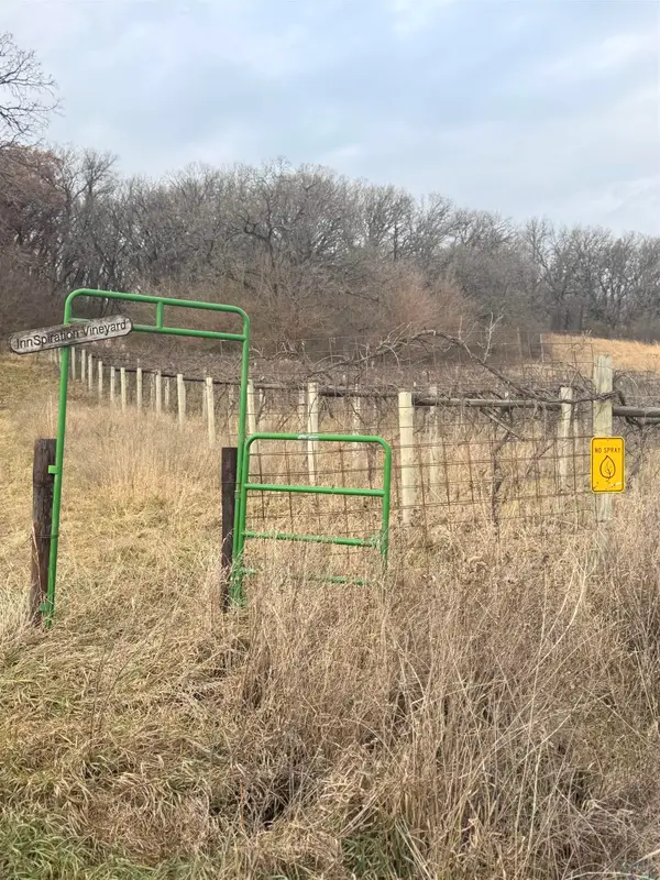 953 N RIVER RD, Linn Grove, IA 51033