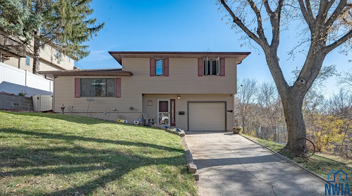 4538 POLK ST, Sioux City, IA 51108 - Image #1