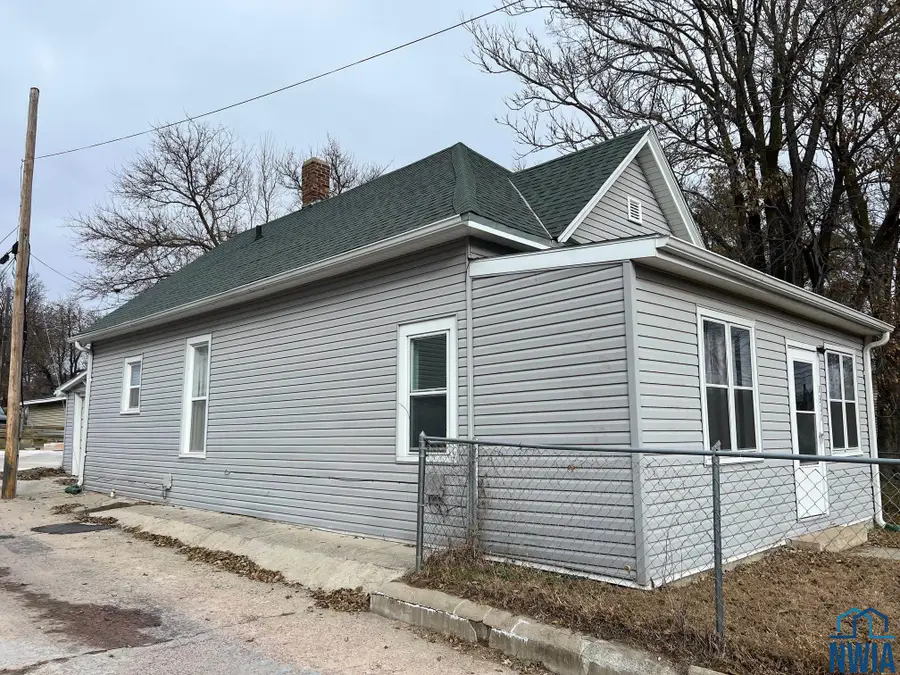 1311 W 14TH ST, Sioux City, IA 51103 - Image #3