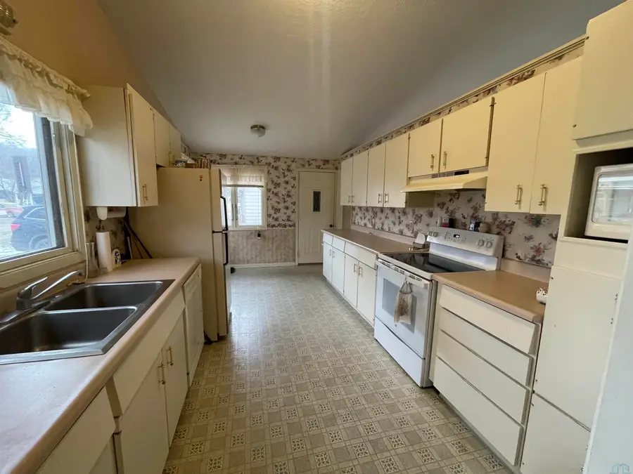 408 Hampden Ct, Sioux City, IA 51104 - Image #3