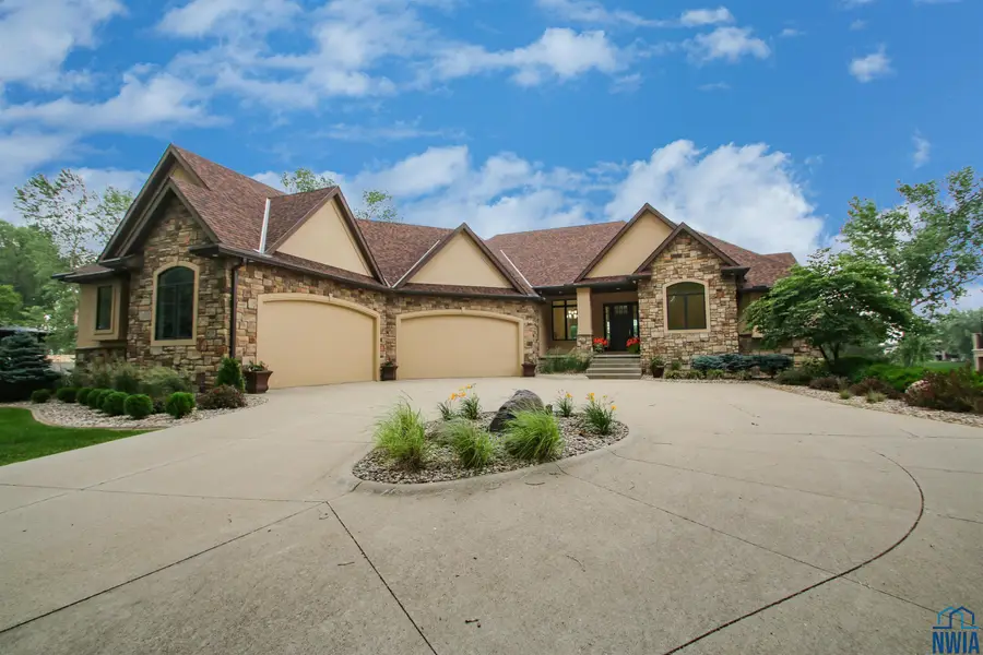 858 E Sawgrass Trail, Dakota Dunes, SD 57049 - Image #2