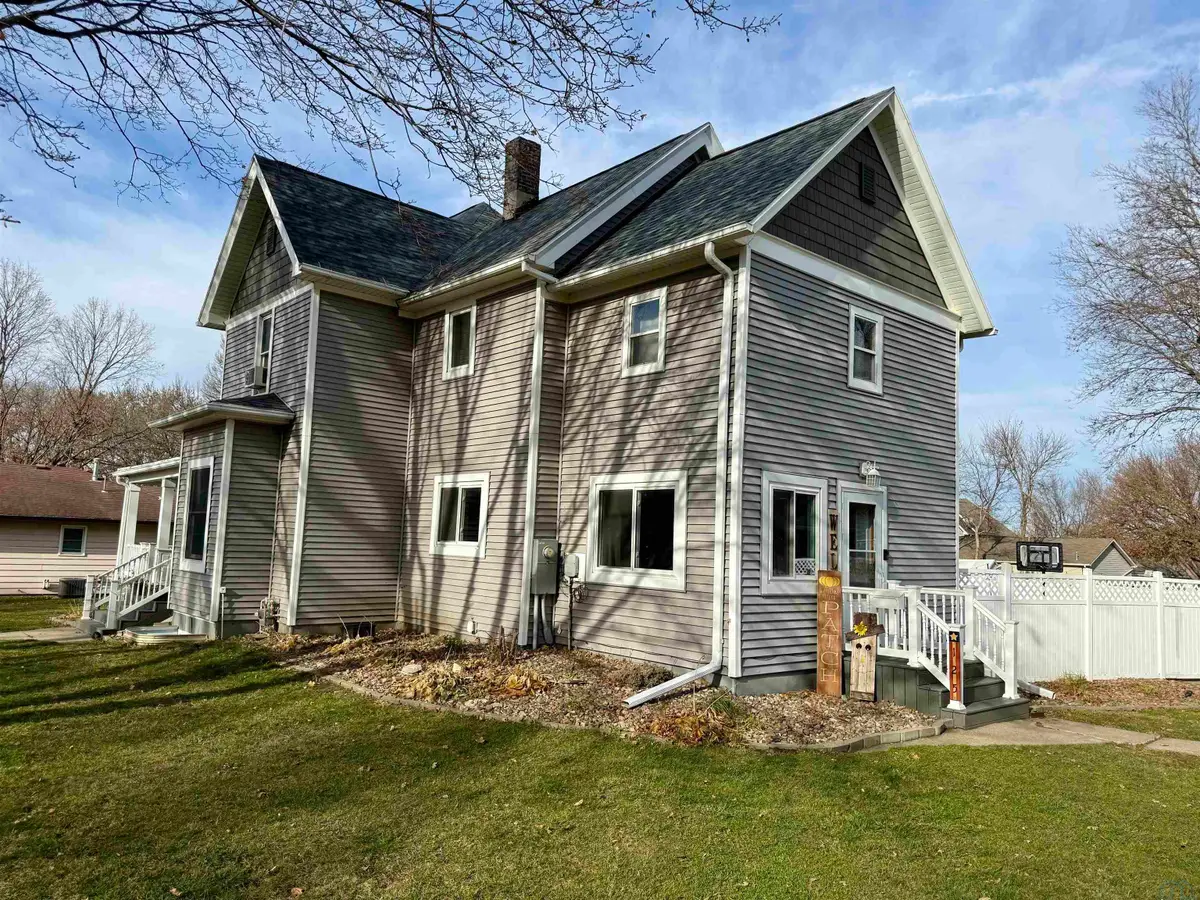 125 9th Street SW, Le Mars, IA 51031 - Image #1