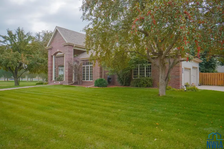 324 Regency Ct, South Sioux City, NE 68776 - Image #2
