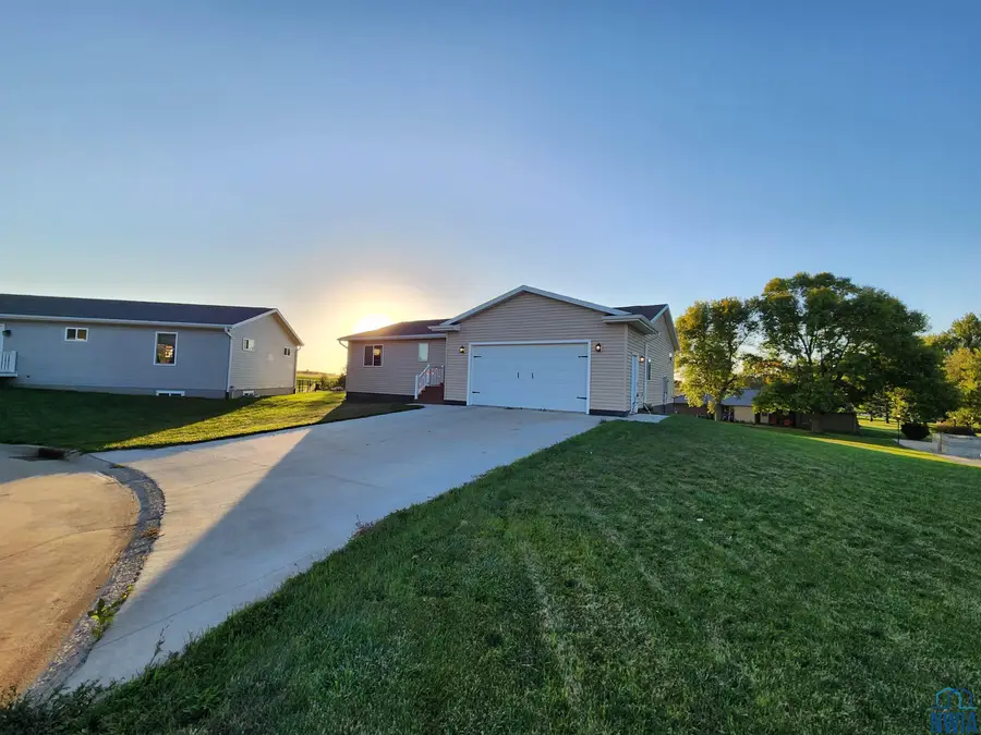501 Sunset Court, Rock Rapids, IA 51246 - Image #2