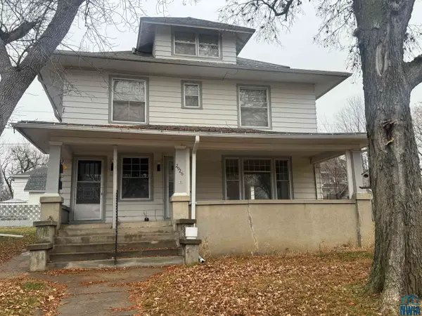 2926 Nebraska St, Sioux City, IA 51104