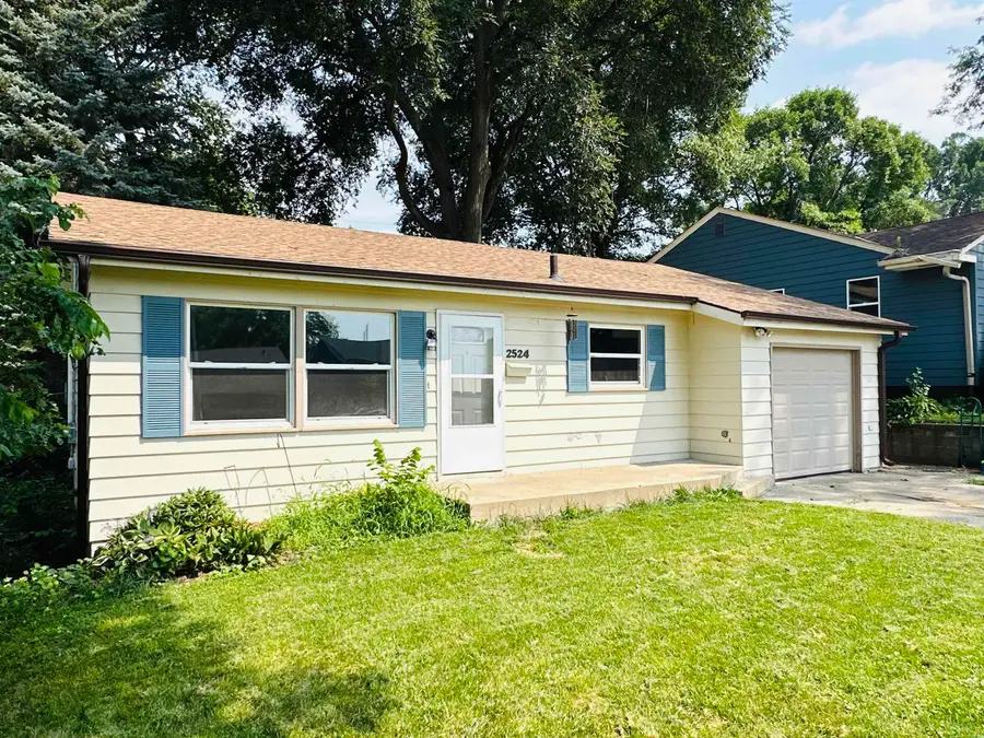 2524 S Steele St, Sioux City, IA 51106 - Image #2