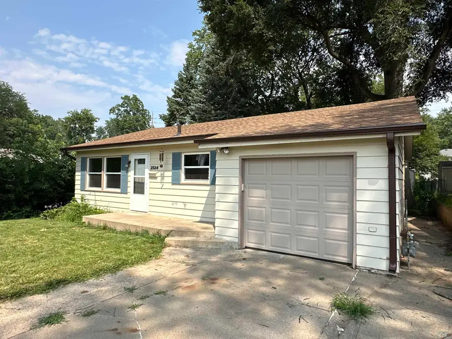 2524 S Steele St, Sioux City, IA 51106 - Image #3
