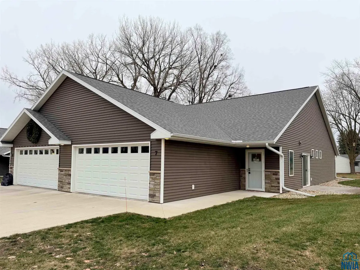 94 N Emerald Dr #7, Storm Lake, IA 50588 - Image #1