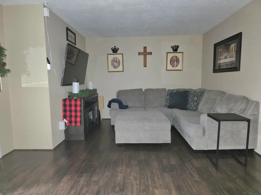 1002 Vine Street, Dakota City, NE 68731 - Image #3