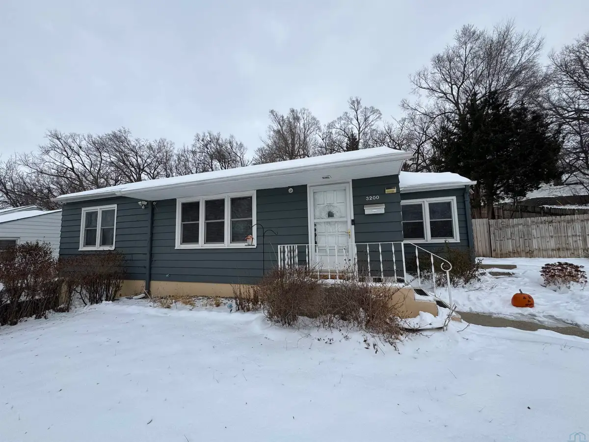 3200 Grandview Blvd, Sioux City, IA 51104 - Image #1