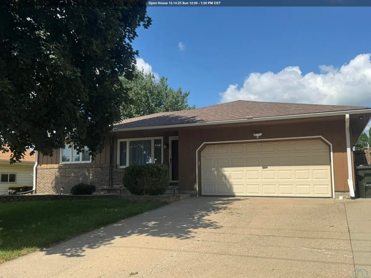 5811 Lorraine Avenue, Sioux City, IA 51106 - Image #1