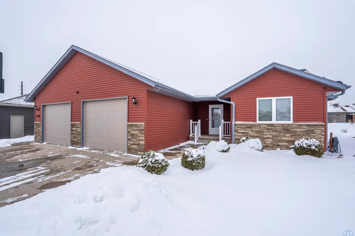 539 14th St SW, Le Mars, IA 51031 - Image #1