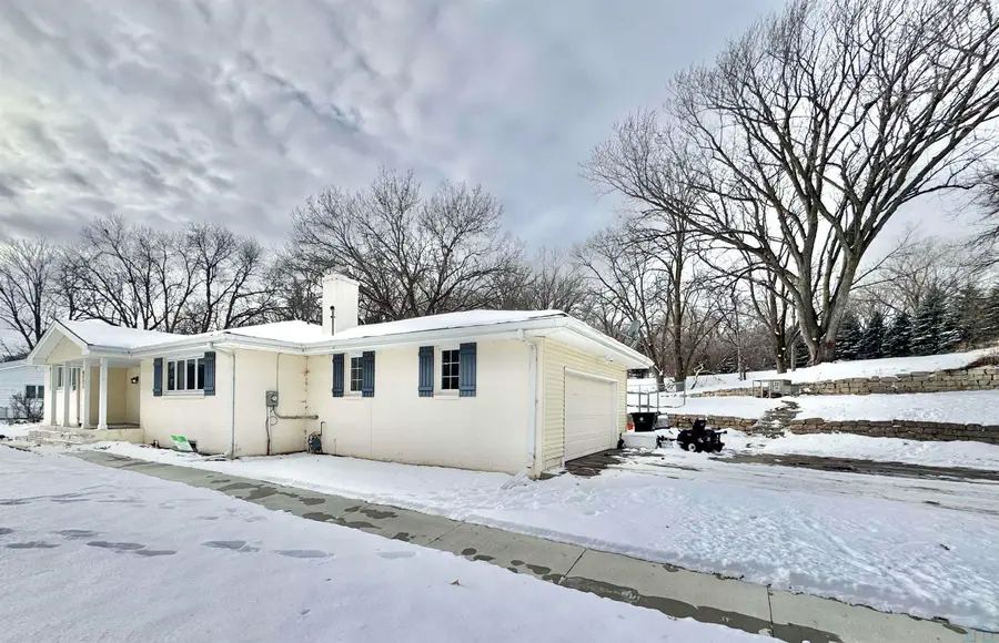 4221 Country Club Blvd, Sioux City, IA 51104 - Image #2
