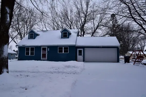 935 4th St NE, Sibley, IA 51249