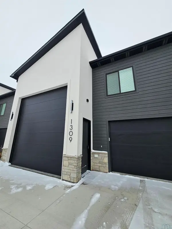 1309 Quiniela, No. Sioux City, SD 57049