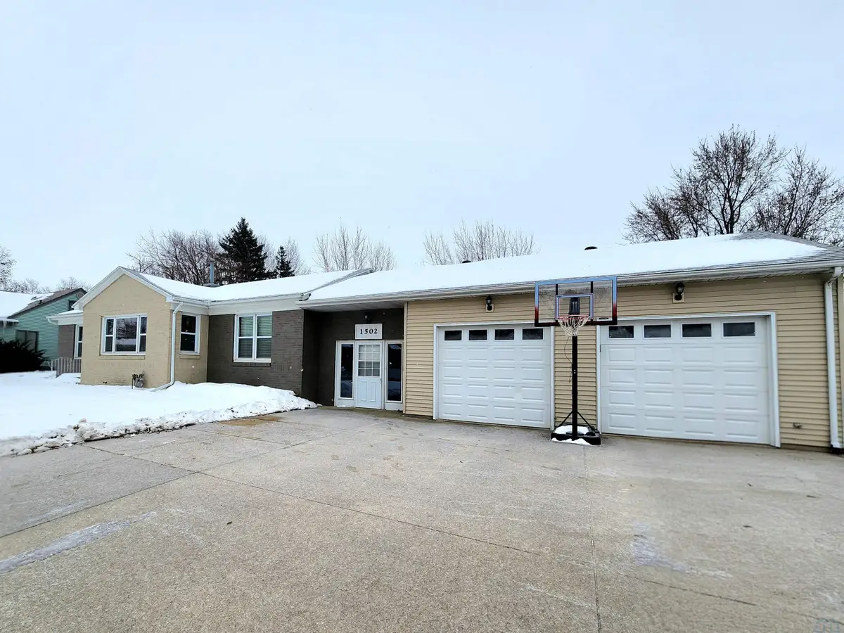 1502 2nd Street, Hull, IA 51239 - Image #1