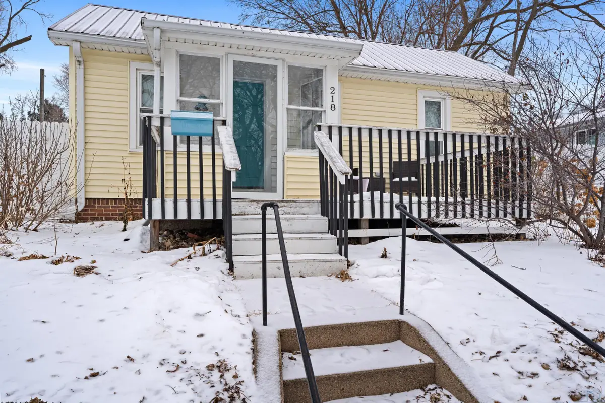 218 Center, Vermillion, SD 57069 - Image #1