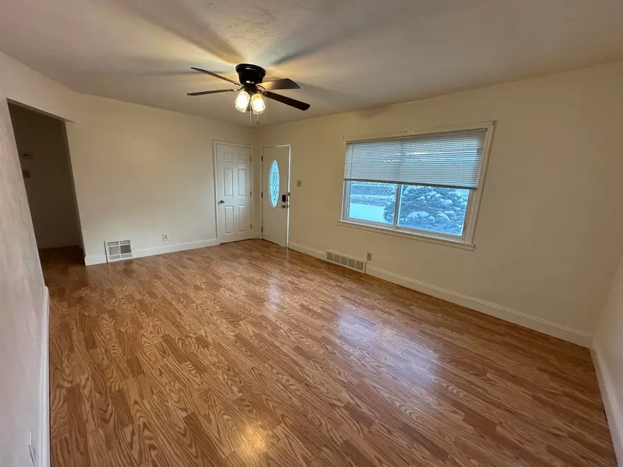 313 30TH ST, Sioux City, IA 51104 - #2