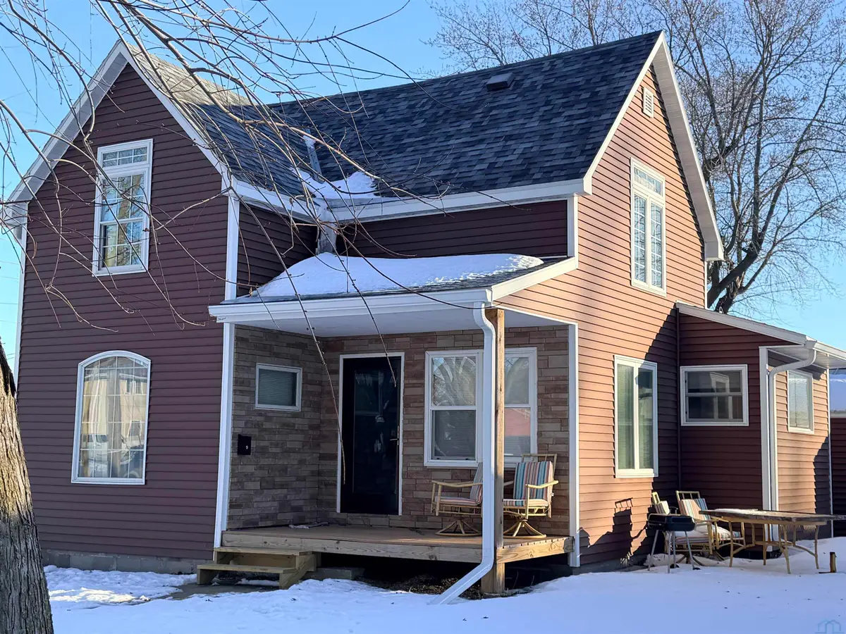 725 VESTAL ST, Storm Lake, IA 50588 - Image #1