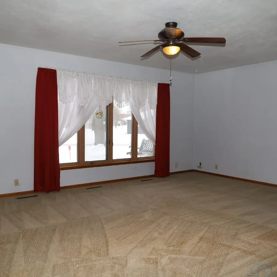 811 S Carroll St, Rock Rapids, IA 51246 - Image #3