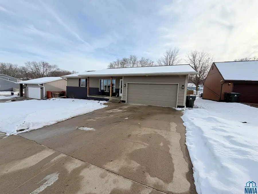 1516 Aztec Circle, Sioux City, IA 51104 - Image #2