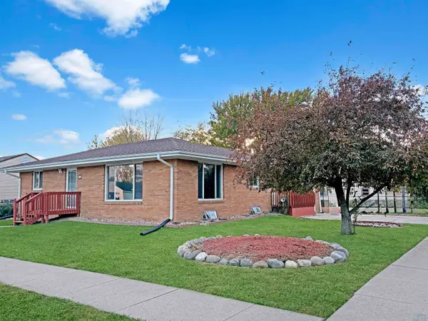 121 N 19th St., Dakota City, NE 68731