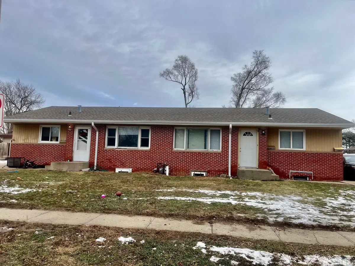 302 S Plum, Vermillion, SD 57069 - #1