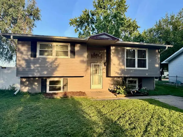 2 Union Ct, McCook Lake, SD 57049