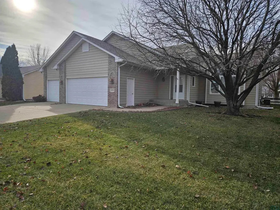 646 Bison Trail, Dakota Dunes, SD 57049 - Image #2