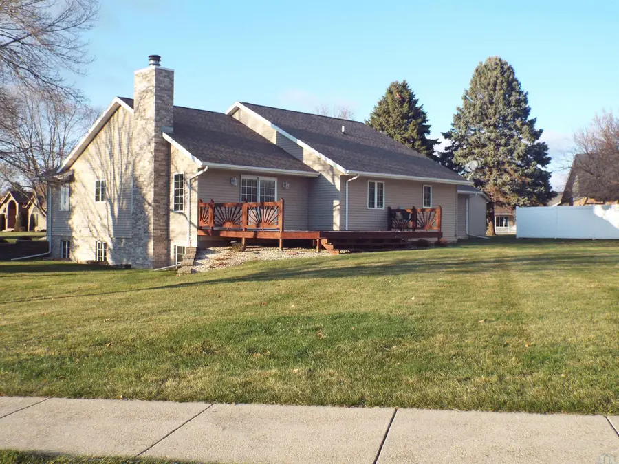 1500 Sunrise Court, Sheldon, IA 51201 - Image #3