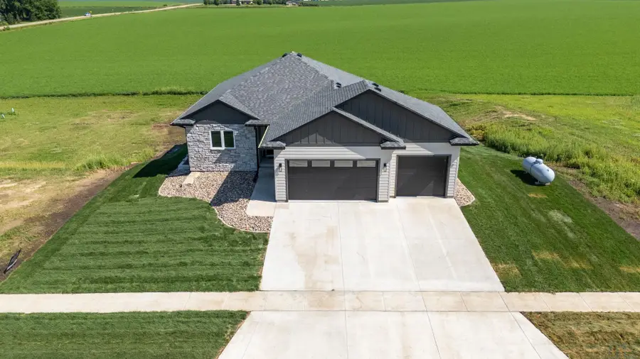 1403 Castle Street, Larchwood, IA 51241 - Image #2