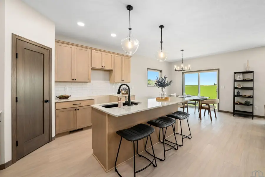 1403 Castle Street, Larchwood, IA 51241 - Image #3