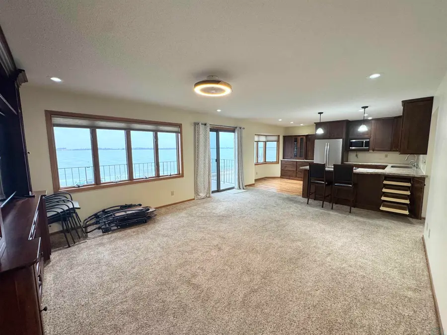 903 E Lakeshore Dr #4, Storm Lake, IA 50588 - Image #2