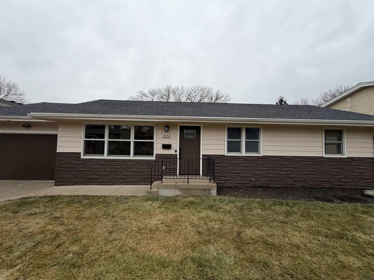 2630 S SAINT MARYS ST, Sioux City, IA 51106 - Image #1