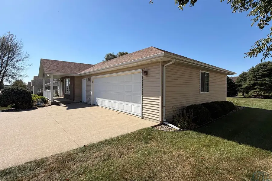 1447 7th Ave SE, Sioux Center, IA 51250 - Image #2