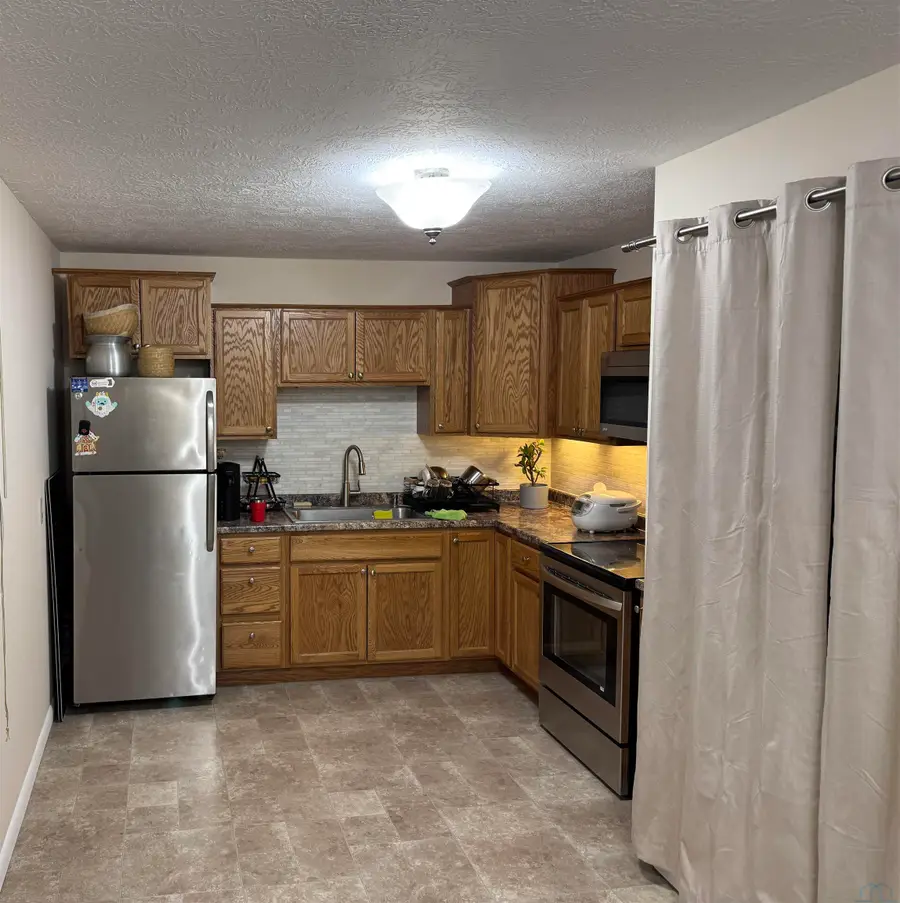 403 Victoria Ct, Sioux City, IA 51104 - Image #2